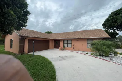 301 W Canterbury Drive W 1