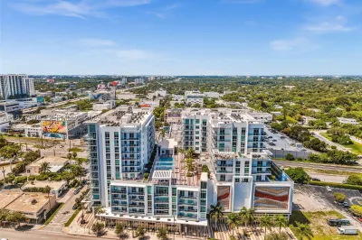 3900 Biscayne Blvd #S-616 1