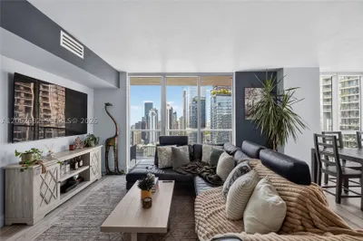 55 SE 6th St #3802 1