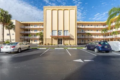 3990 NW 42nd Ave #106 1