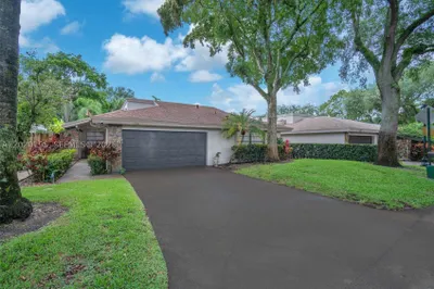 136 Greens Rd 1