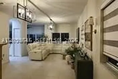 3127 NE 4th St 1