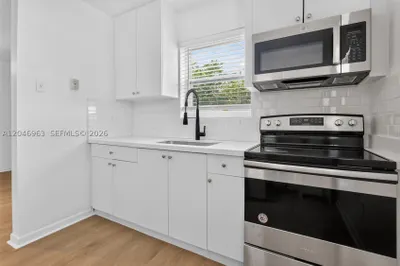 458 SW 9th St #1 1