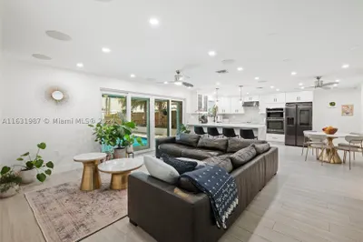 5021 SW 29th Ter 1