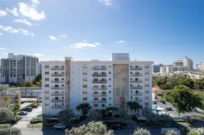 22 Salamanca Ave #806 1