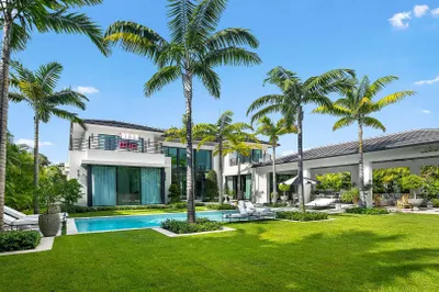 18 E Ocean Avenue 1