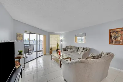 7250 Fairfax Dr #302 1