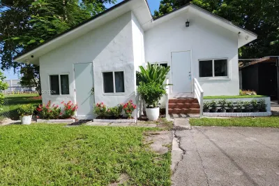 4233 SW 9th Ter #1 1