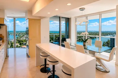 4775 Collins Ave #2407 1