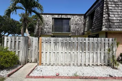 141 Lake Arbor Drive 1