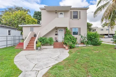 3450 SW 7th St 1