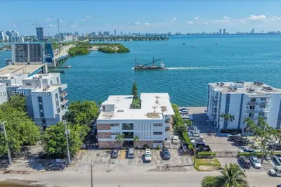 7845 NE Bayshore Ct #6 1