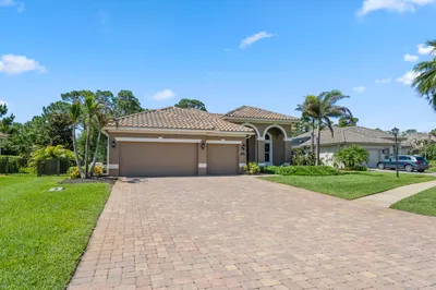 7589 Fieldstone Ranch Square 1