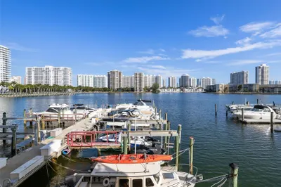 18071 Biscayne Blvd #802 1