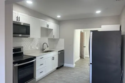 1424 SE 3rd Ter 1