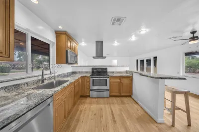 4401 NE 15th Ter 1