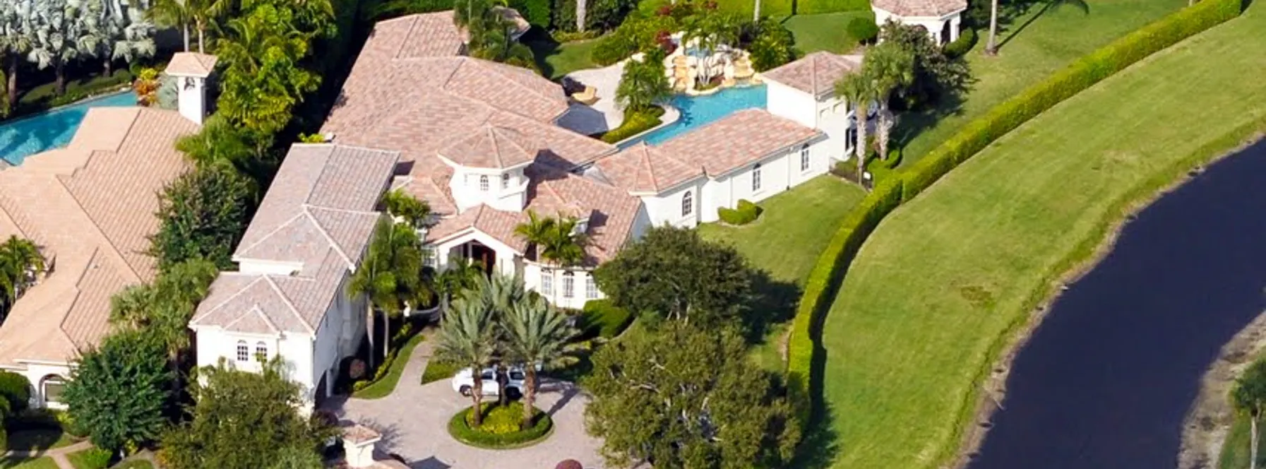 Venus & Serena Can Finally Train & Play Tennis At Home!