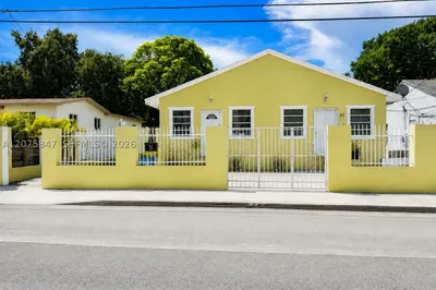 30 NW 50th St 1