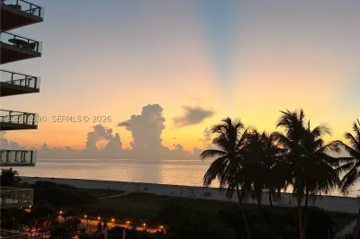 5757 Collins Ave #607 1