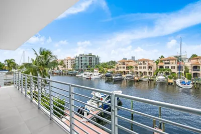 133 Isle Of Venice Drive #301 1