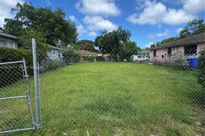 6335 NW 1st Ct 1