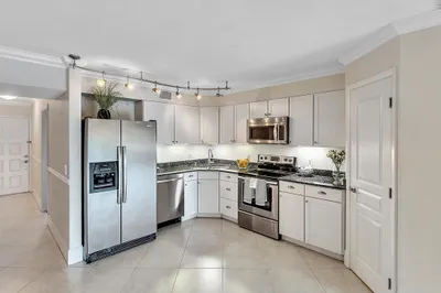 3020 Florida Boulevard #202-C 1