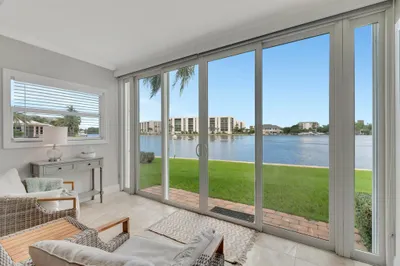 711 NE Harbour Terrace #304 1