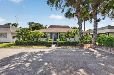338 SW Indian Groves Drive 1