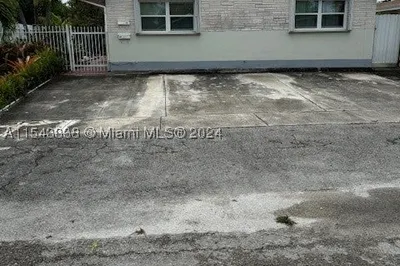 413 SW 8th St 1