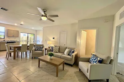 429 NE 12th Street 0 1