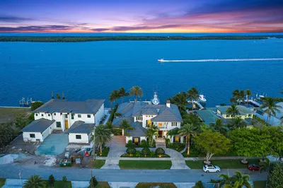 860 Lakeside Drive 1