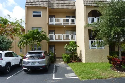 9241 Sunrise Lakes Blvd #201 1