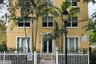 843 SW 13 AV #103