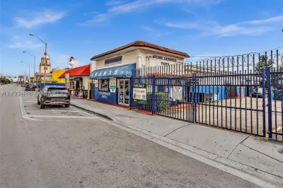 2112 NW 36th St 1