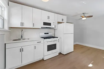 4561 Lake Avenue #6 1