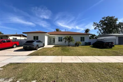 10521 SW 204th Ter 1
