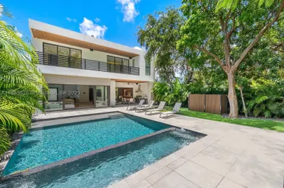 260 NW 47th St 1