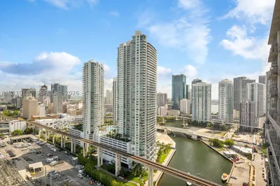 185 SW 7th St #2811 1