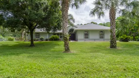JUST LISTED IN PALM BEACH GARDENS!