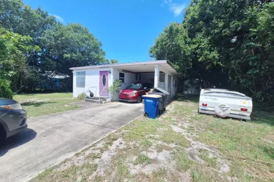 1005 Apple Street 1