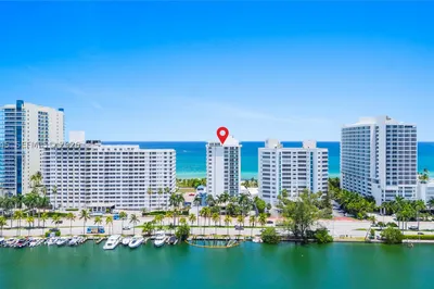 5001 Collins Ave #3B 1