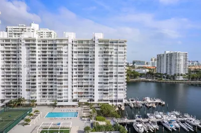 18081 Biscayne Blvd #501 1