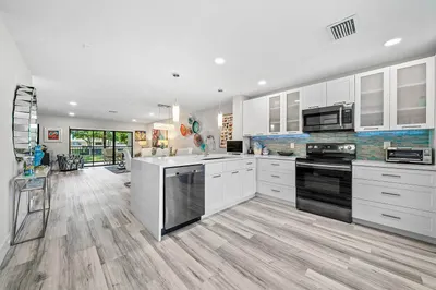 42 STRATFORD Lane W #D 1
