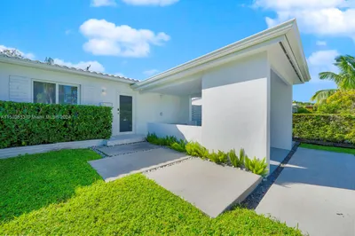 60 NW 127th St 1