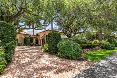 16389 Bridlewood Cir 1