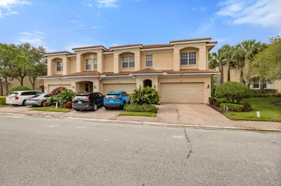 211 SW Walking Path 1
