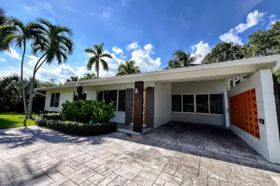 317 NW 26th Court 1