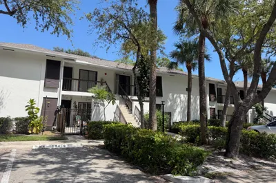 3939 NE 5th Avenue #A206 1