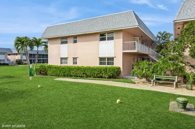 18081 SE Country Club Drive #Bldg 12-Unit116 1