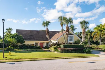 3360 SE Golf Trail 1